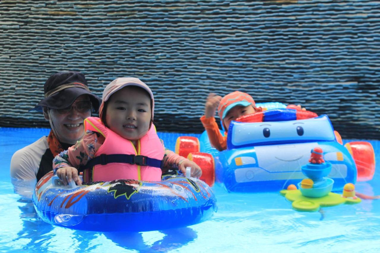 Vivian Villa & Apartment By My Khe Beach Da Nang Esterno foto
